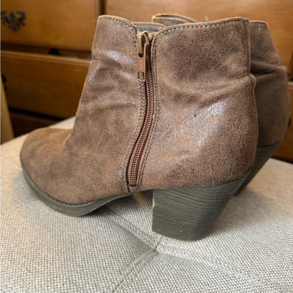 Bass Pro Shop Booties